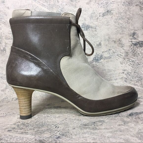 TSUBO Women's Khepri Ankle Boot - Picture 1 of 11